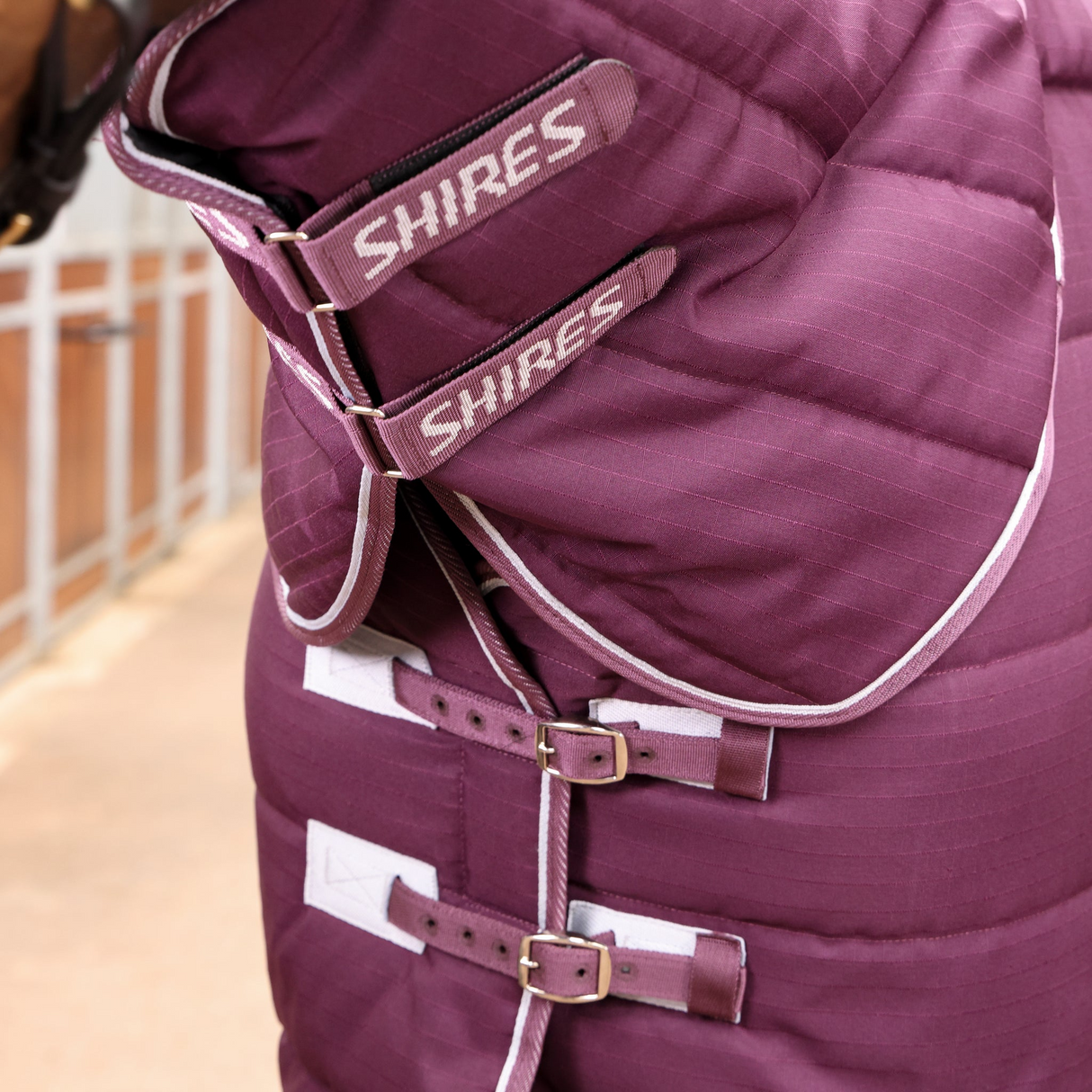 Shires Tempest Original 300g Combo Stable Rug Burgundy