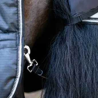 Le Mieux Arika Reflective 100g Turnout Rug Black