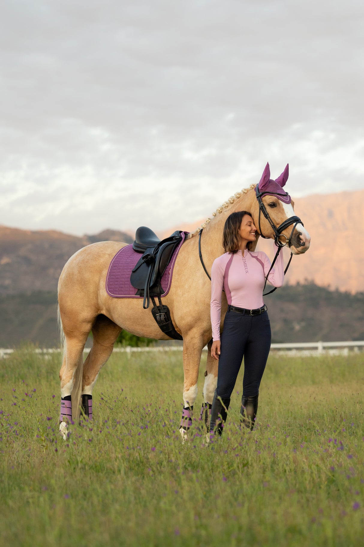 Le Mieux Suede Dressage Square Mallow