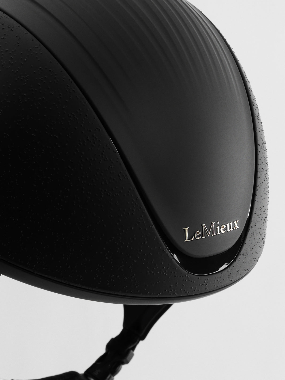 Le Mieux Vexa Skull Helmet Black