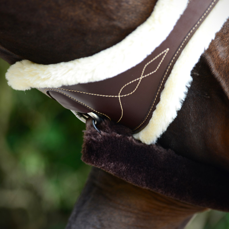 Kentucky Horsewear Sheepskin Anatomic Girth