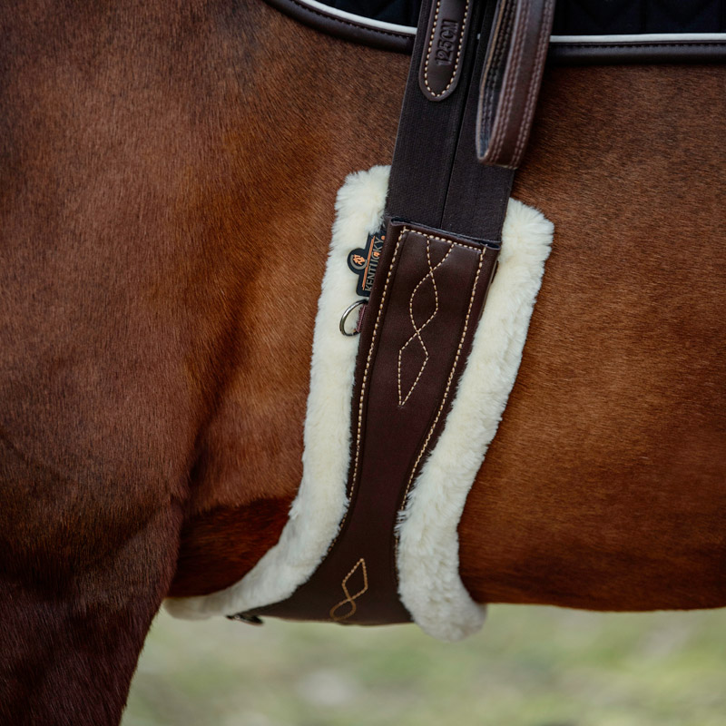 Kentucky Horsewear Sheepskin Anatomic Girth