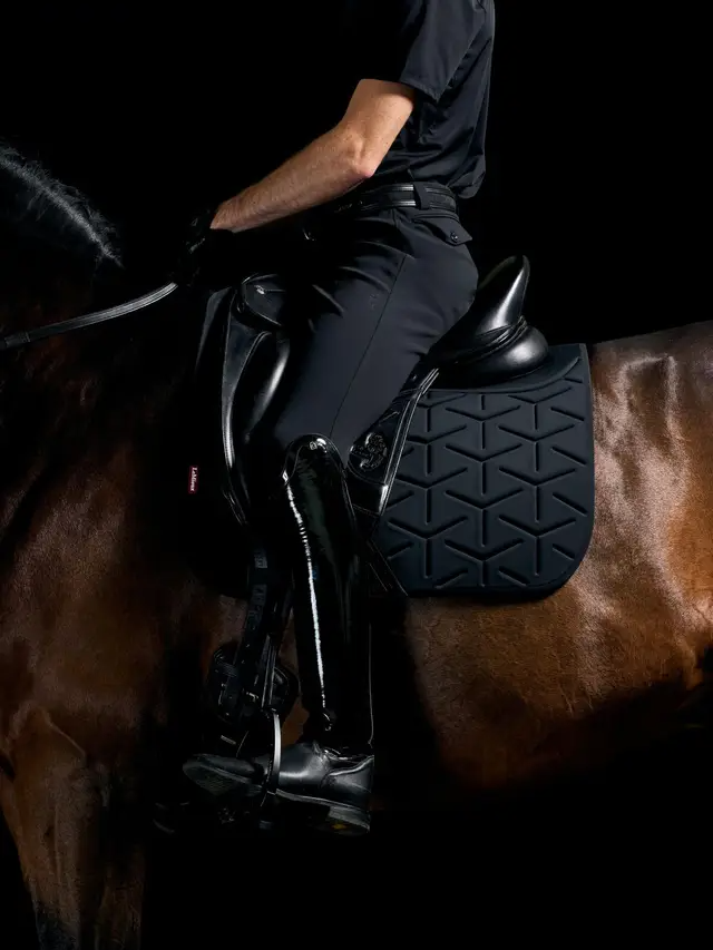 Le Mieux ProForm Moulded Dressage Pad Black Large