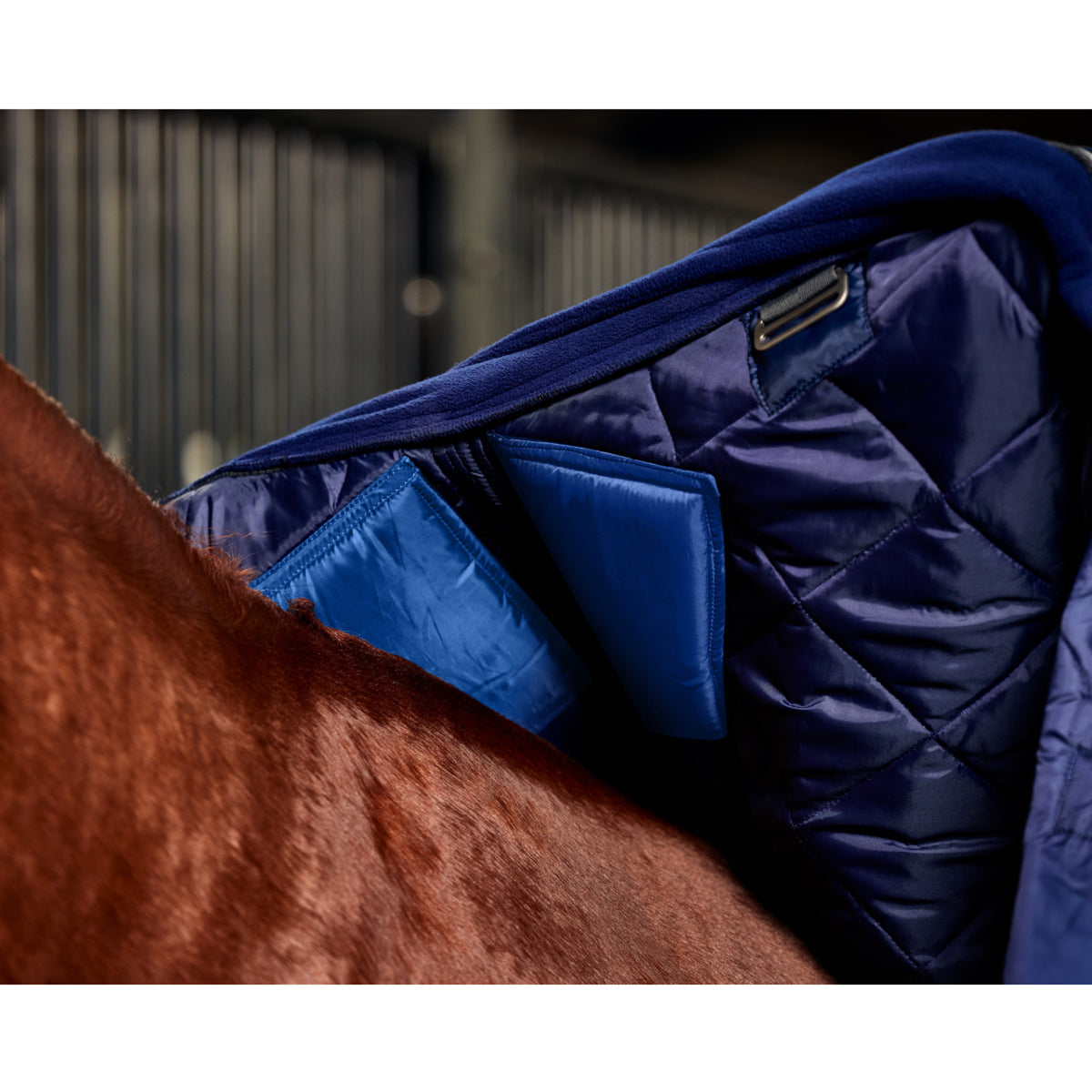Weatherbeeta Comfitec 1000D Diamond Quilt Stable Detatch-A-Neck 220g Navy / Charcoal