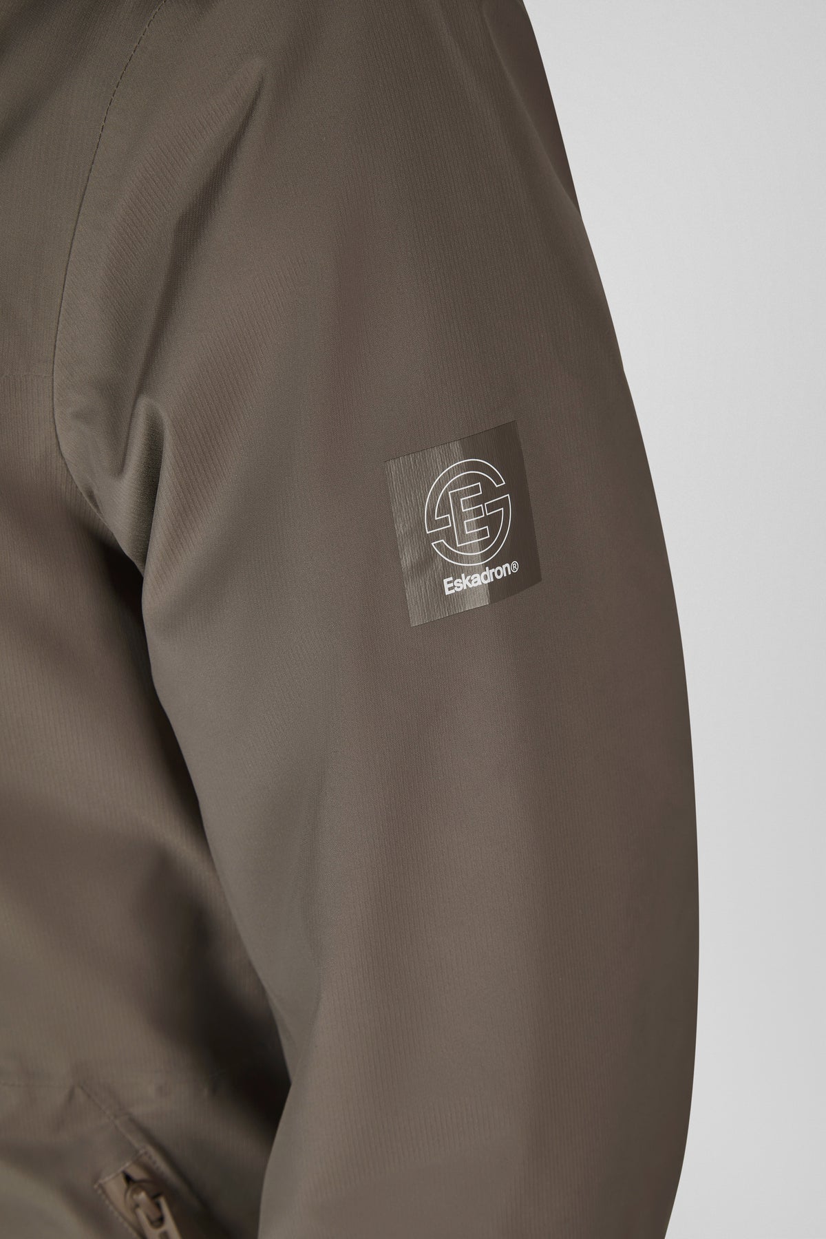 Eskadron Ladies Jacket Waterproof Dynamic 26 A/W Powder Taupe