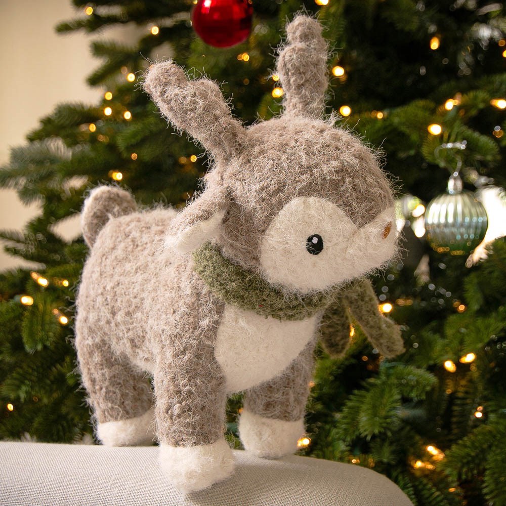 Great & Small Cosy Winter Wishes Reindeer
