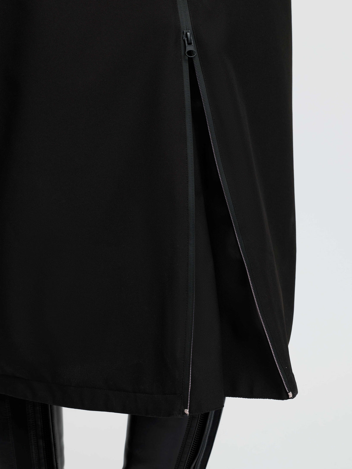 Le Mieux Young Rider Hydroshield Robe Black